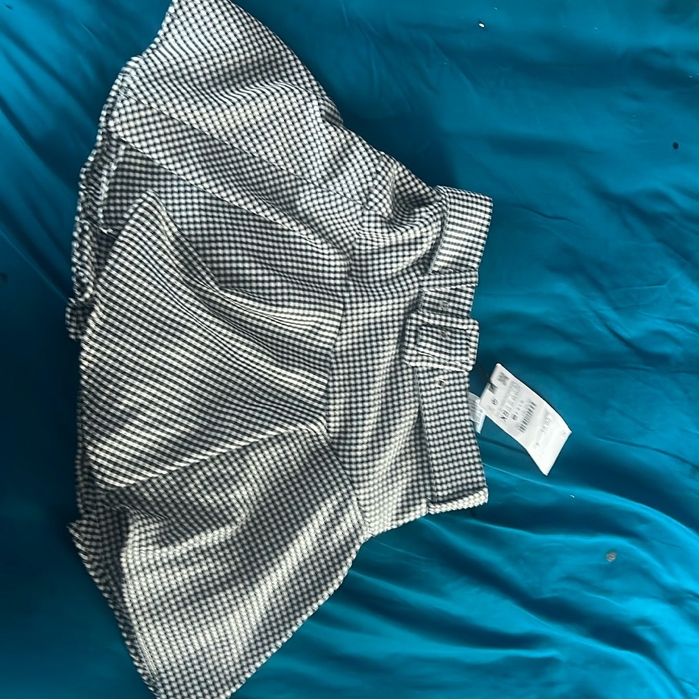 Zara pleaded skort